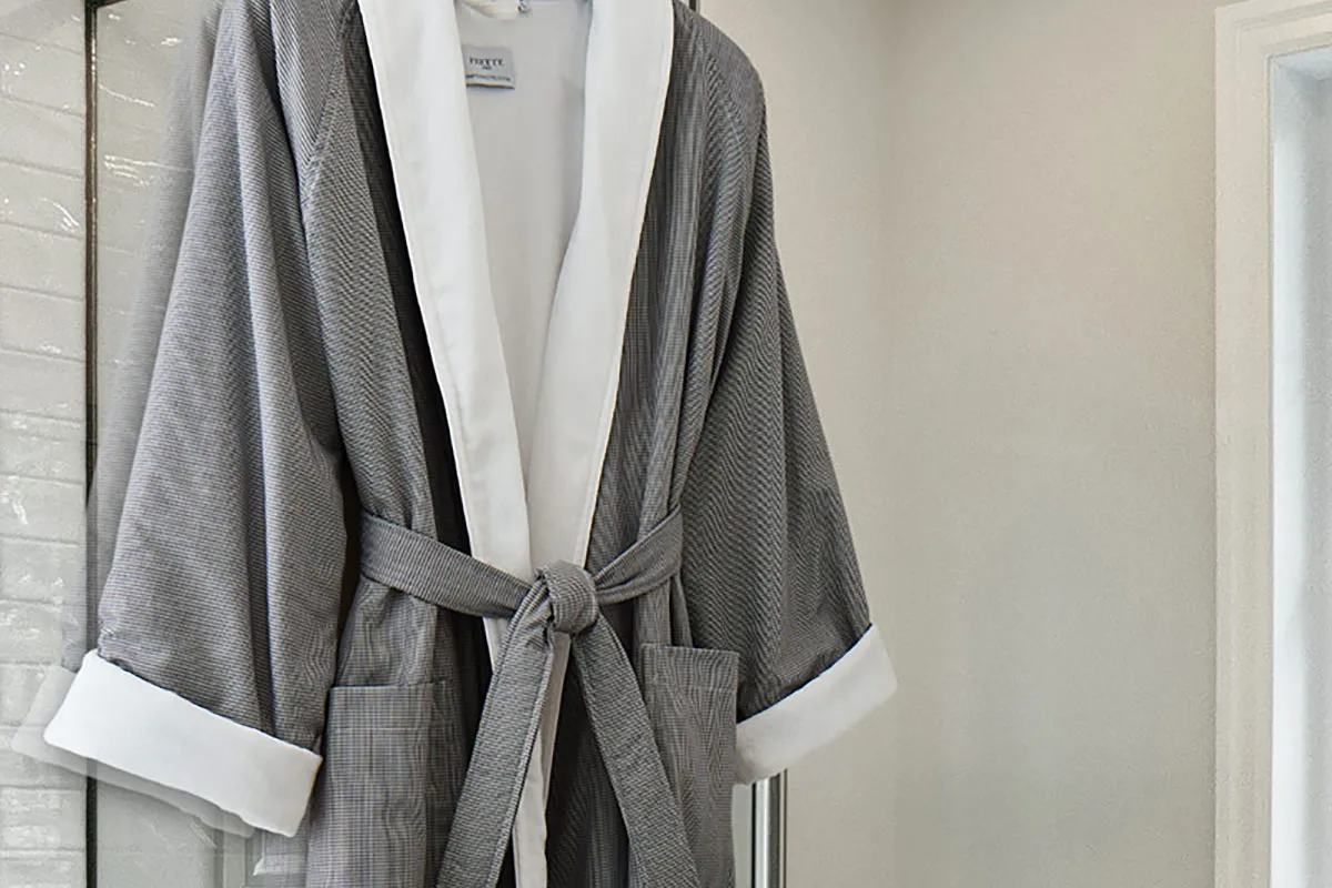 Micro Houndstooth Robe