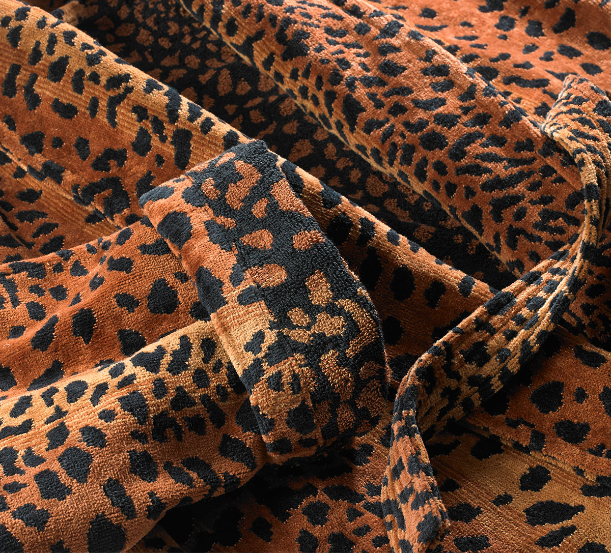 Robe leopard sales